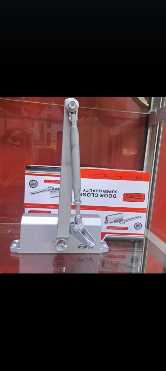 Moment hydraulic door closer
