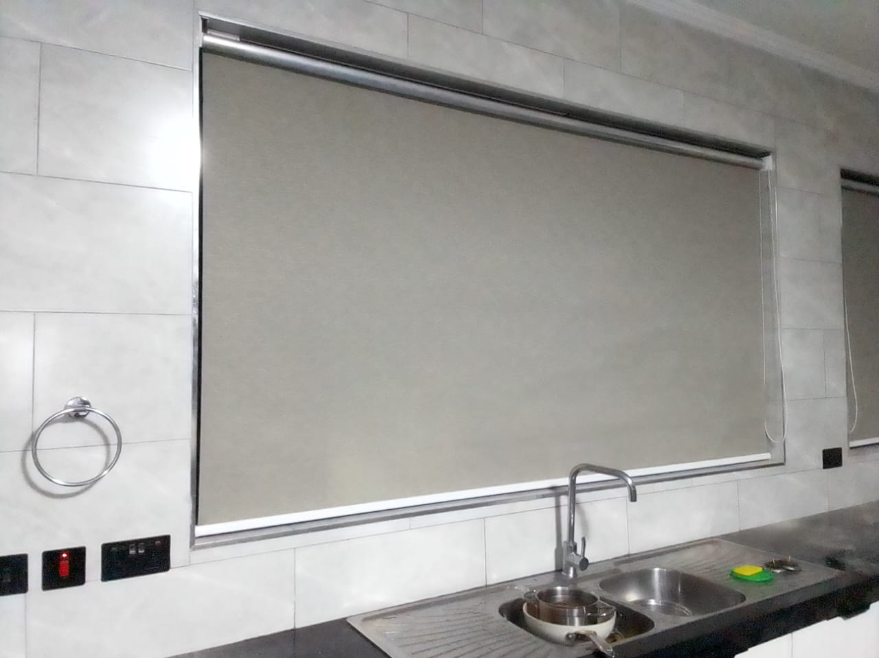 SUNSCREEN ROLLER BLINDS